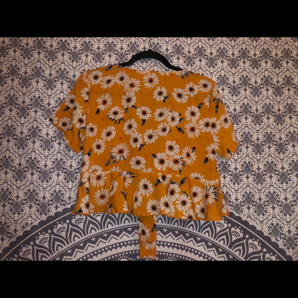 NWOT Yellow Floral Shein Top - Picture 4 of 4